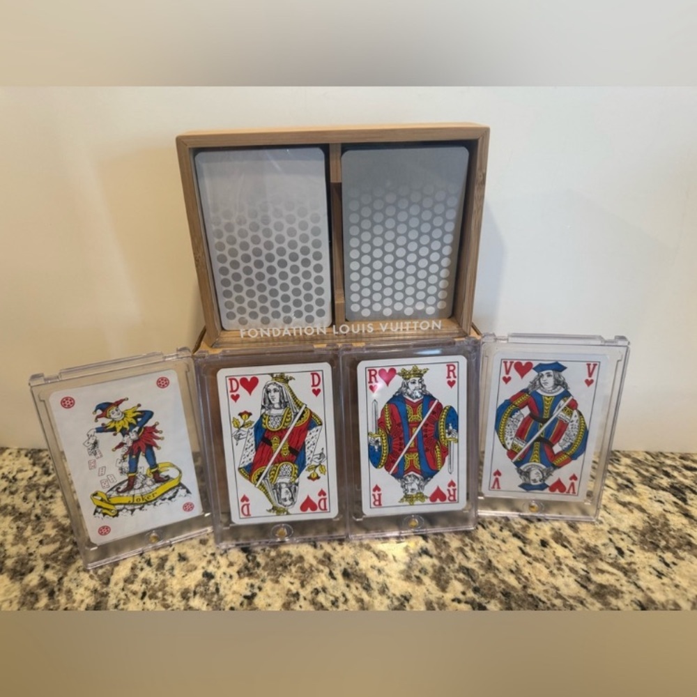 Louis Vuitton "R" Playing Card - Picture 3 of 9